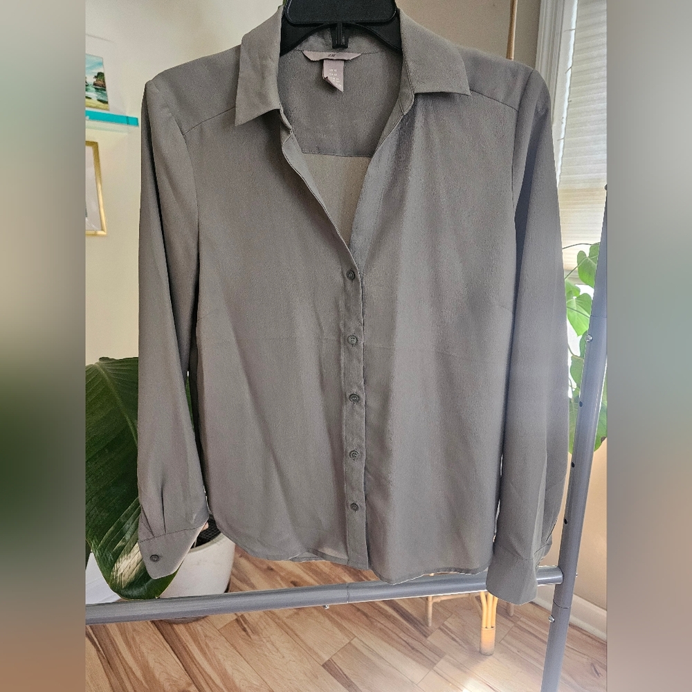 H&M Women's Sage Green Button-Up Shirt
